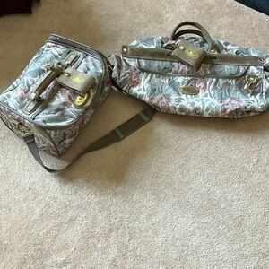 Vintage “Destinations” 2 piece floral luggage set!  Excellent condition!